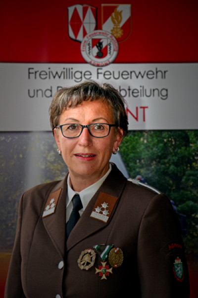 Aster Elfriede, HLM d.F.