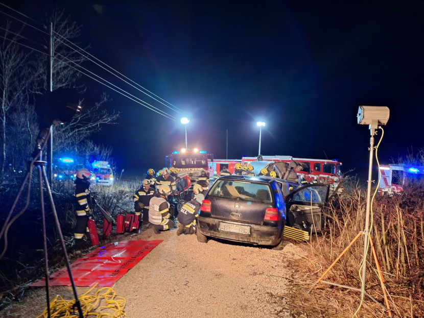 Gemeinsame Übung: Schwerer Verkehrsunfall fordert die vier Admonter Feuerwehren