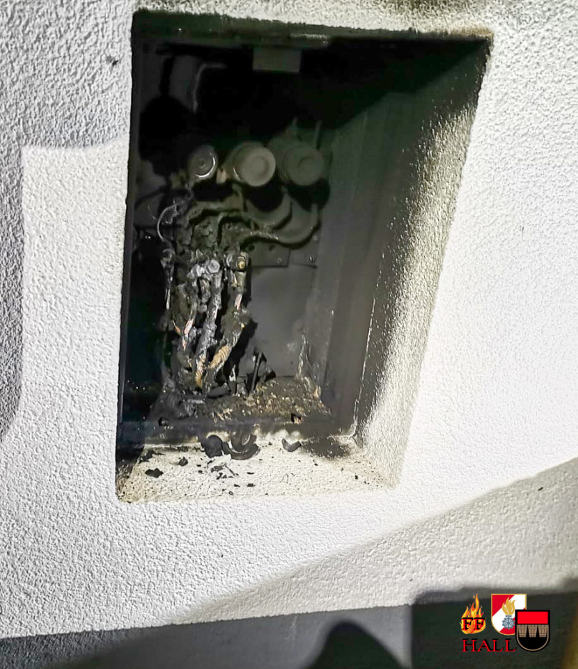 Nebengebäudebrand in Hall